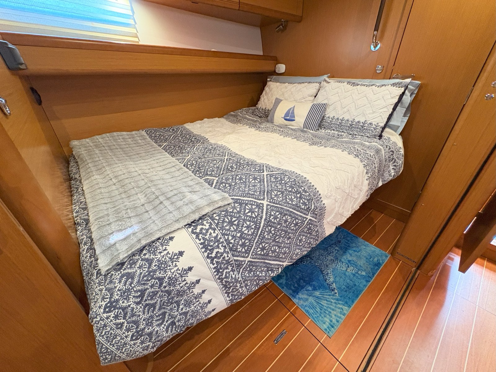 S/V Remedy, photo 6