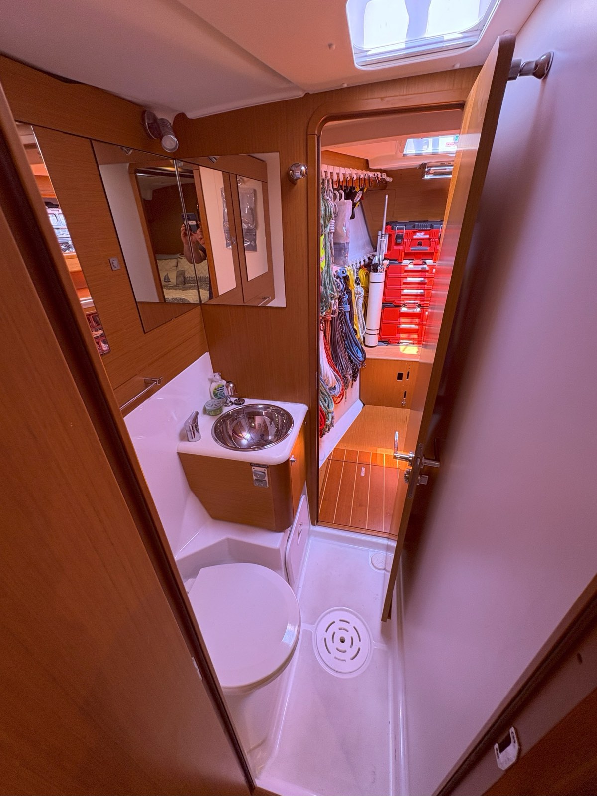 S/V Remedy, photo 9