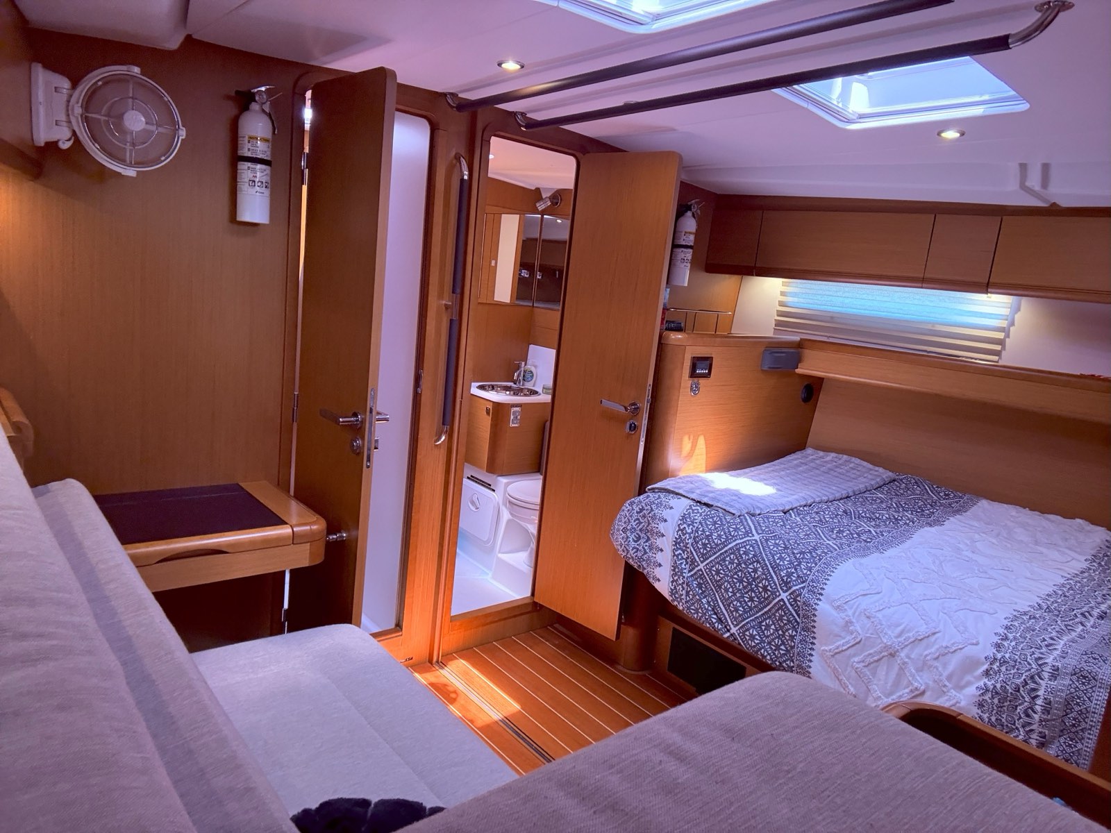 S/V Remedy, photo 13