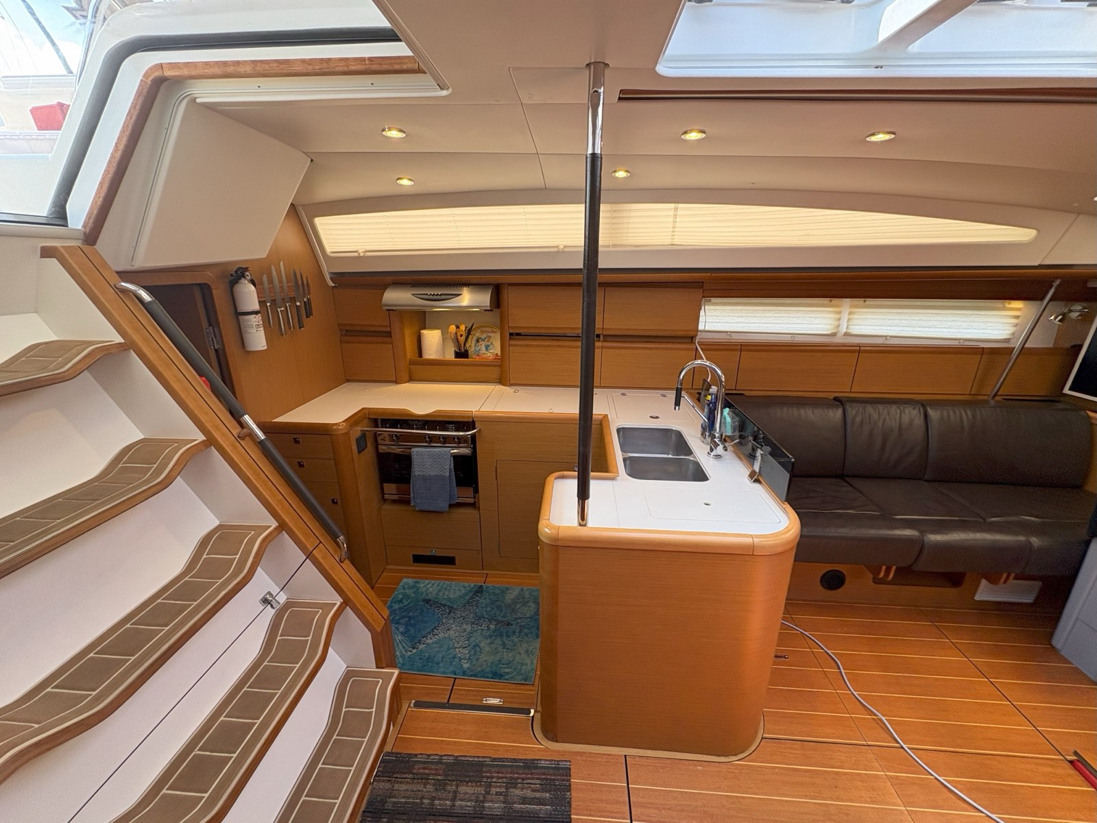 S/V Remedy, photo 15