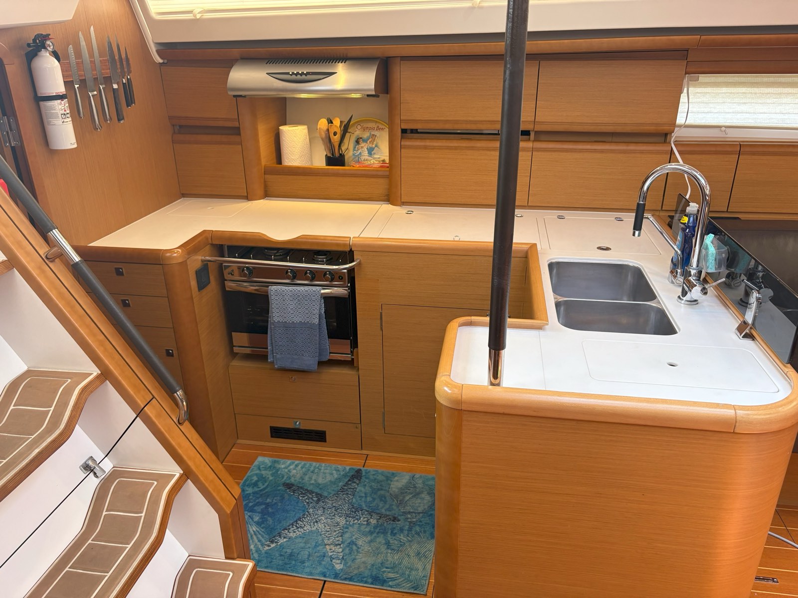 S/V Remedy, photo 16